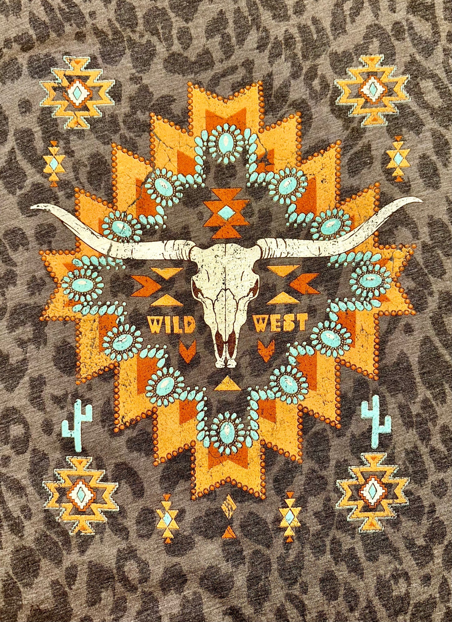 leopard graphic bull horn Aztec tee
