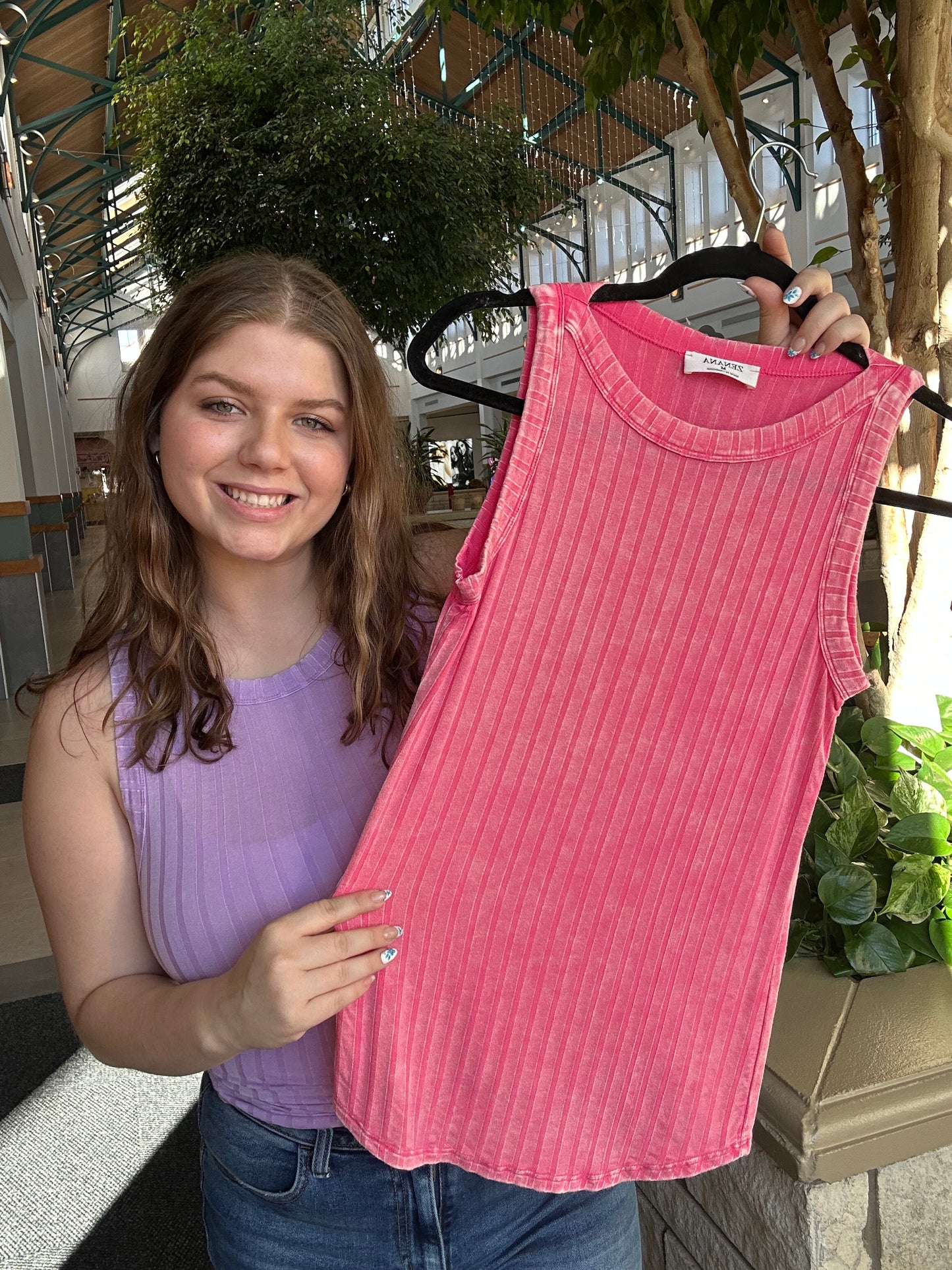 Ribbed sleeveless tank top with exposed seam