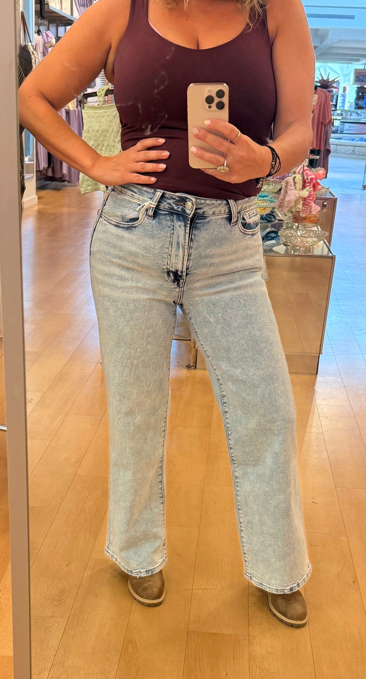 Daylight Wide Legs Jeans