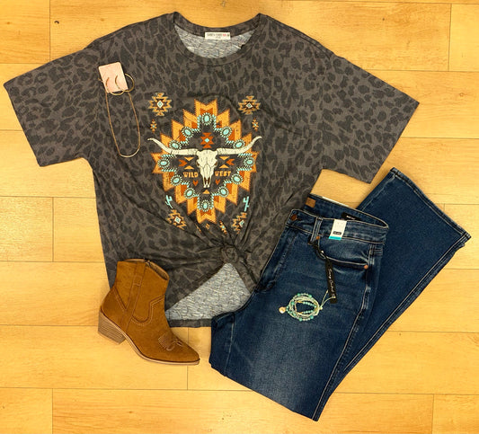 leopard graphic bull horn Aztec tee